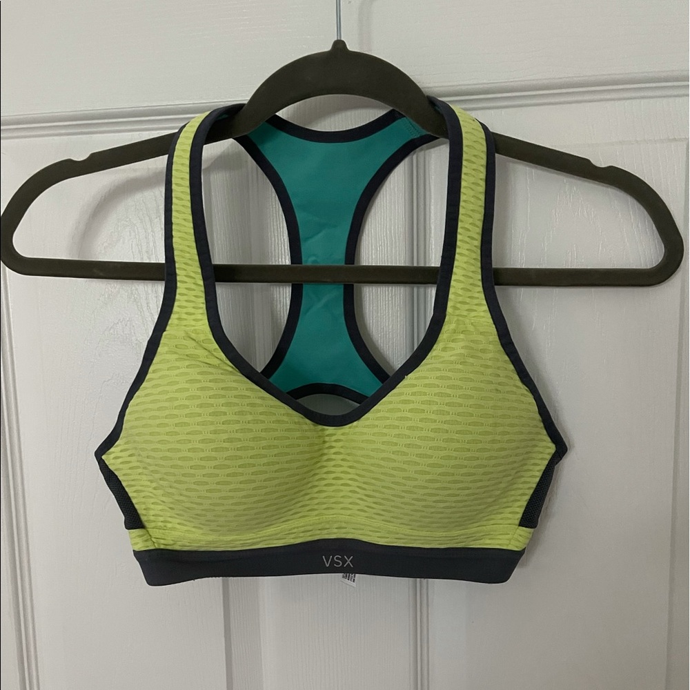 Victoria Secret Sports Bra -EUC -32B